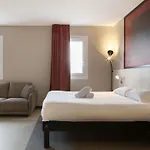 Ibis Douai فندق