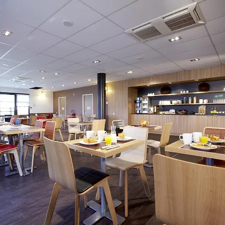 Kyriad Douai Hotel 3*