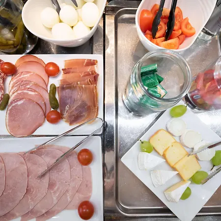 ホテル Ibis Douai 3*