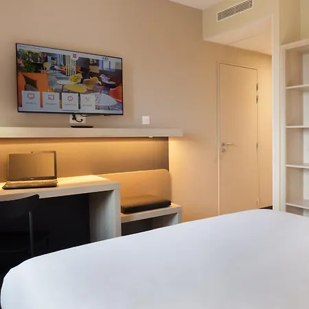 Kyriad Douai Hotel