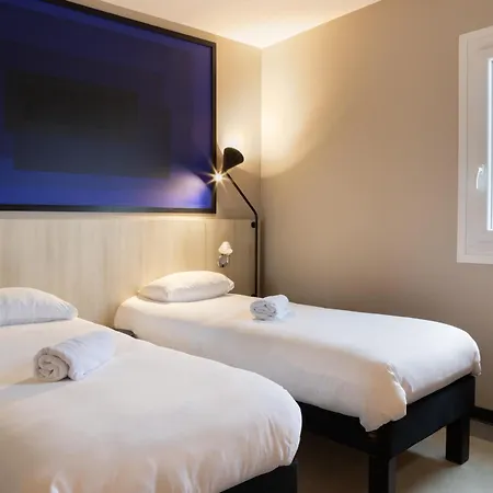 Kyriad Douai Hotel 3*