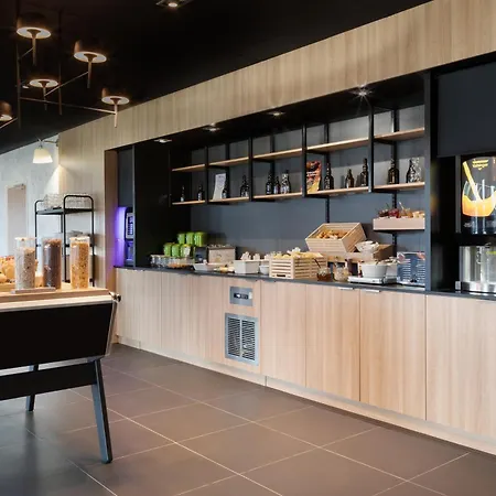 Ibis Douai ホテル