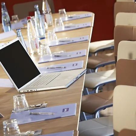 Ibis Douai فندق 3*